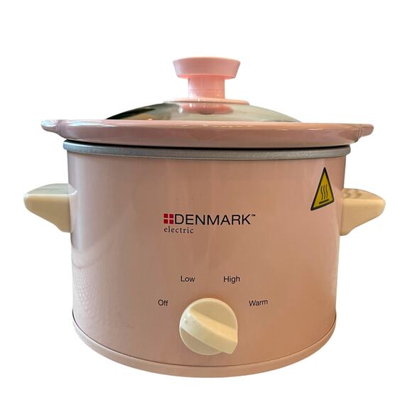 Denmark Pastel Pink Electric 1.5 Quart Slow Cooker with Non-Stick Inner Pot NEW - Picture 2 of 15